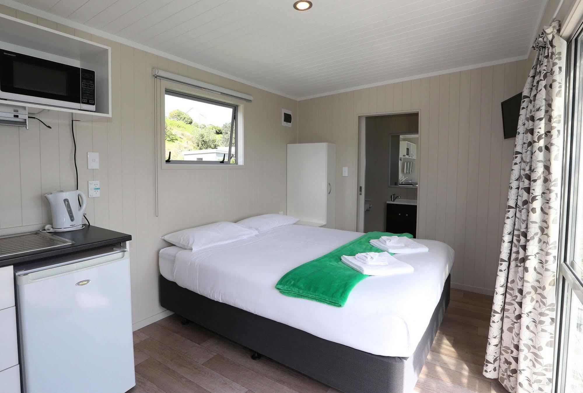 Fitzroy Beach Holiday Park นิวพลีมัธ ภายนอก รูปภาพ