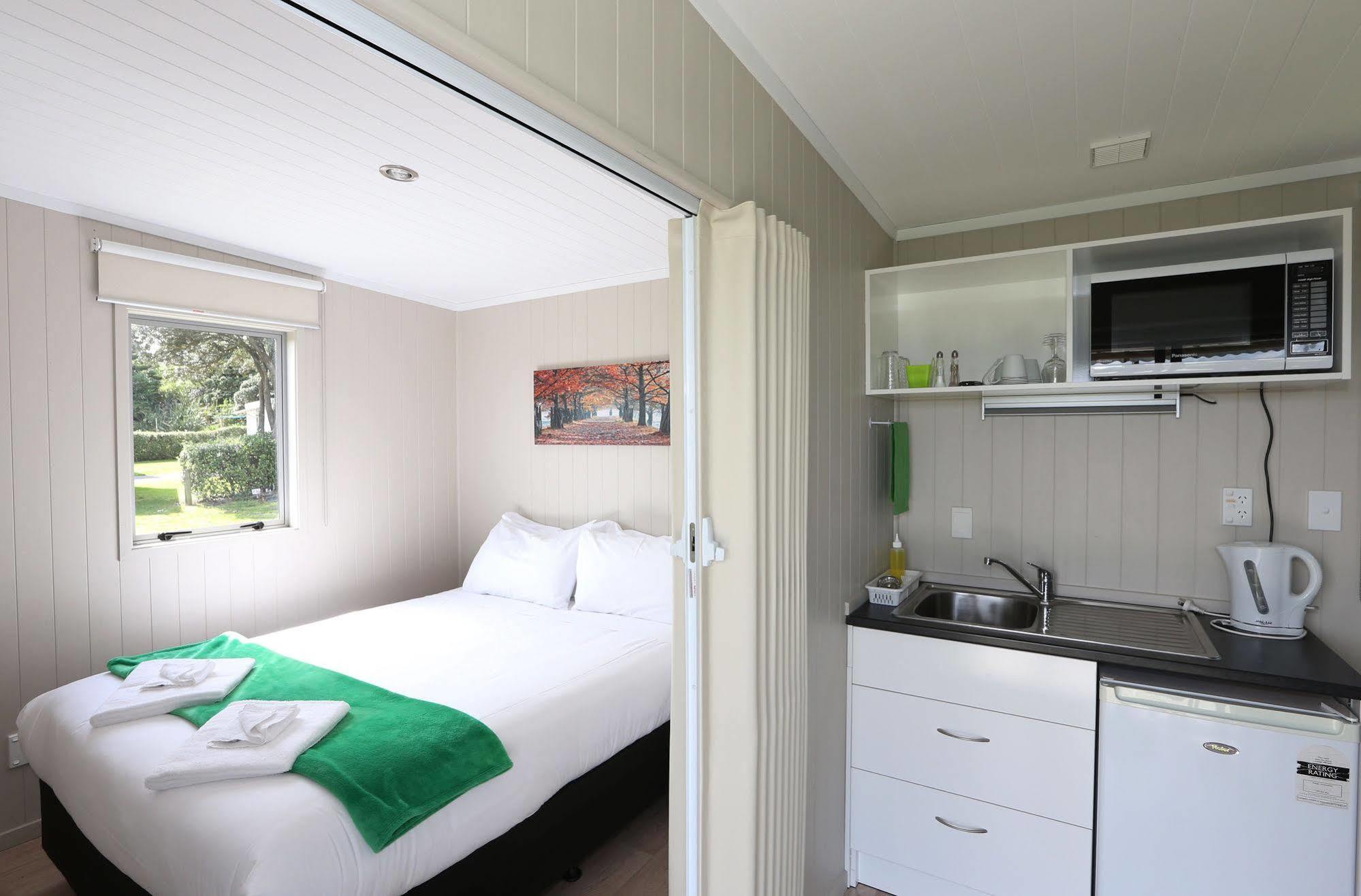 Fitzroy Beach Holiday Park นิวพลีมัธ ภายนอก รูปภาพ